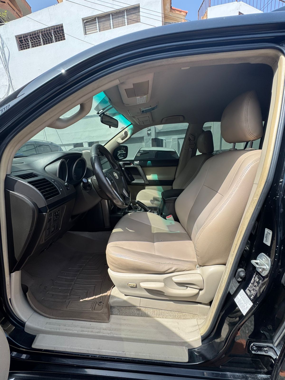 jeepetas y camionetas - Toyota Land Cruiser Prado TX 2011 5