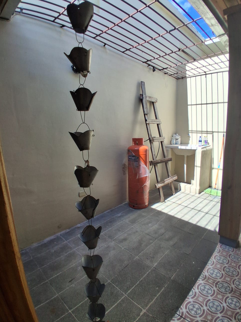 casas -  Zona colonial / ciudad nueva Alquiler US$ 650  6