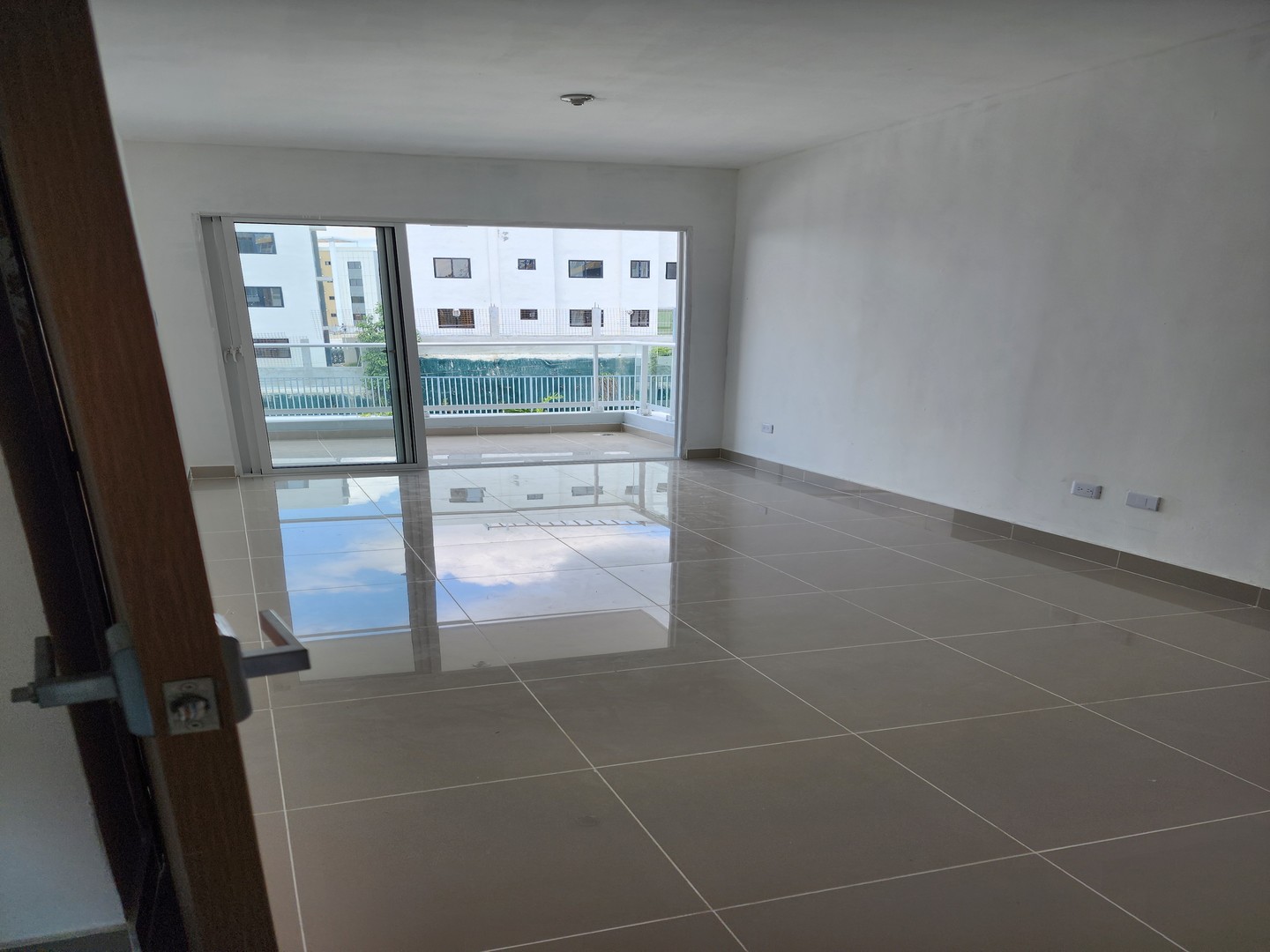 apartamentos - Apto en alquiler, nuevo a estrenar, a 5 minutos de la embajada, 2 habitaciones