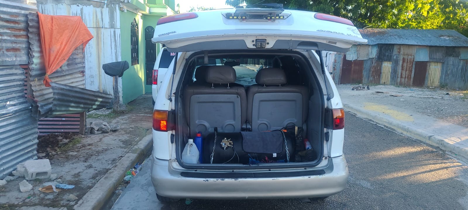 jeepetas y camionetas - Toyota sienna xl 2,000 6