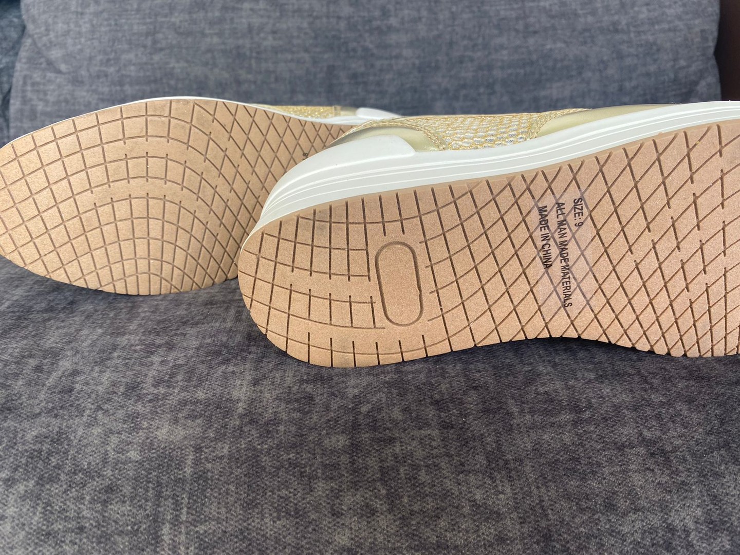 zapatos para mujer - Tennis Dorados Size 9 3