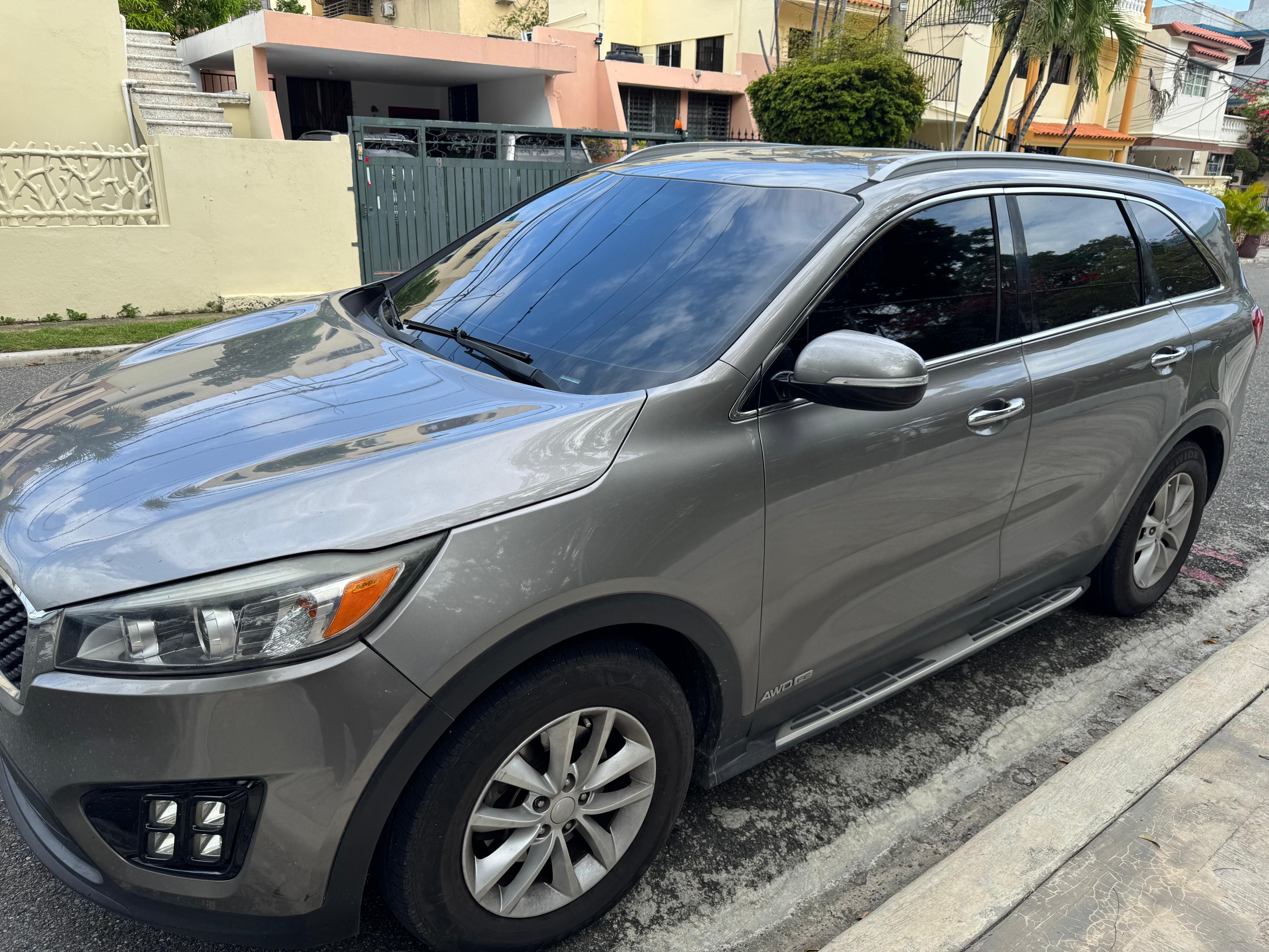 jeepetas y camionetas - Kia Sorento LX V6 AWD 2018 0