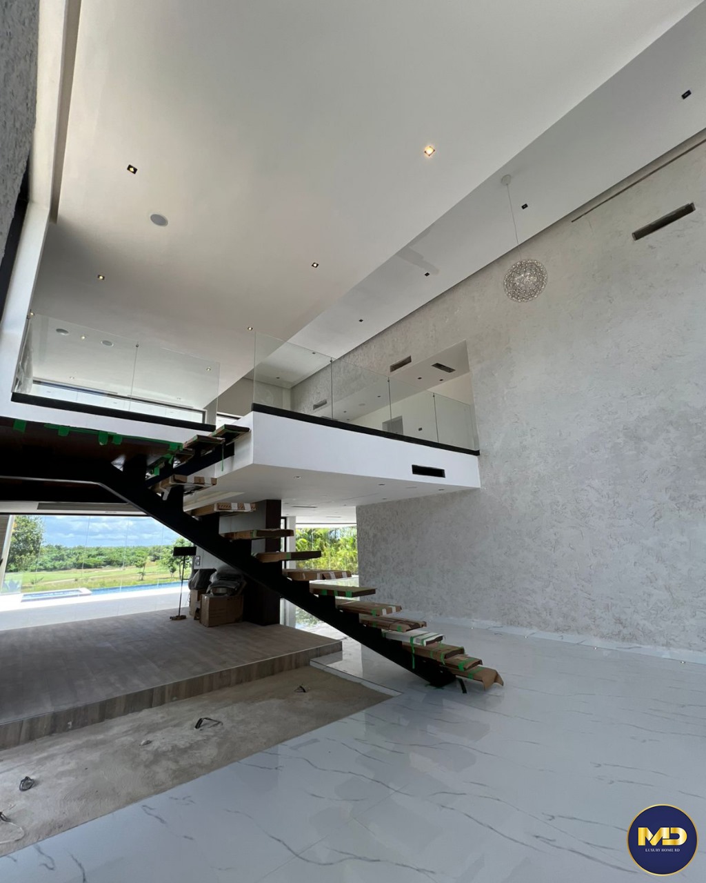 casas vacacionales y villas - Se Vende Villa, con Terraza, piscina y Jacuzzi ubicado en La Romana 4