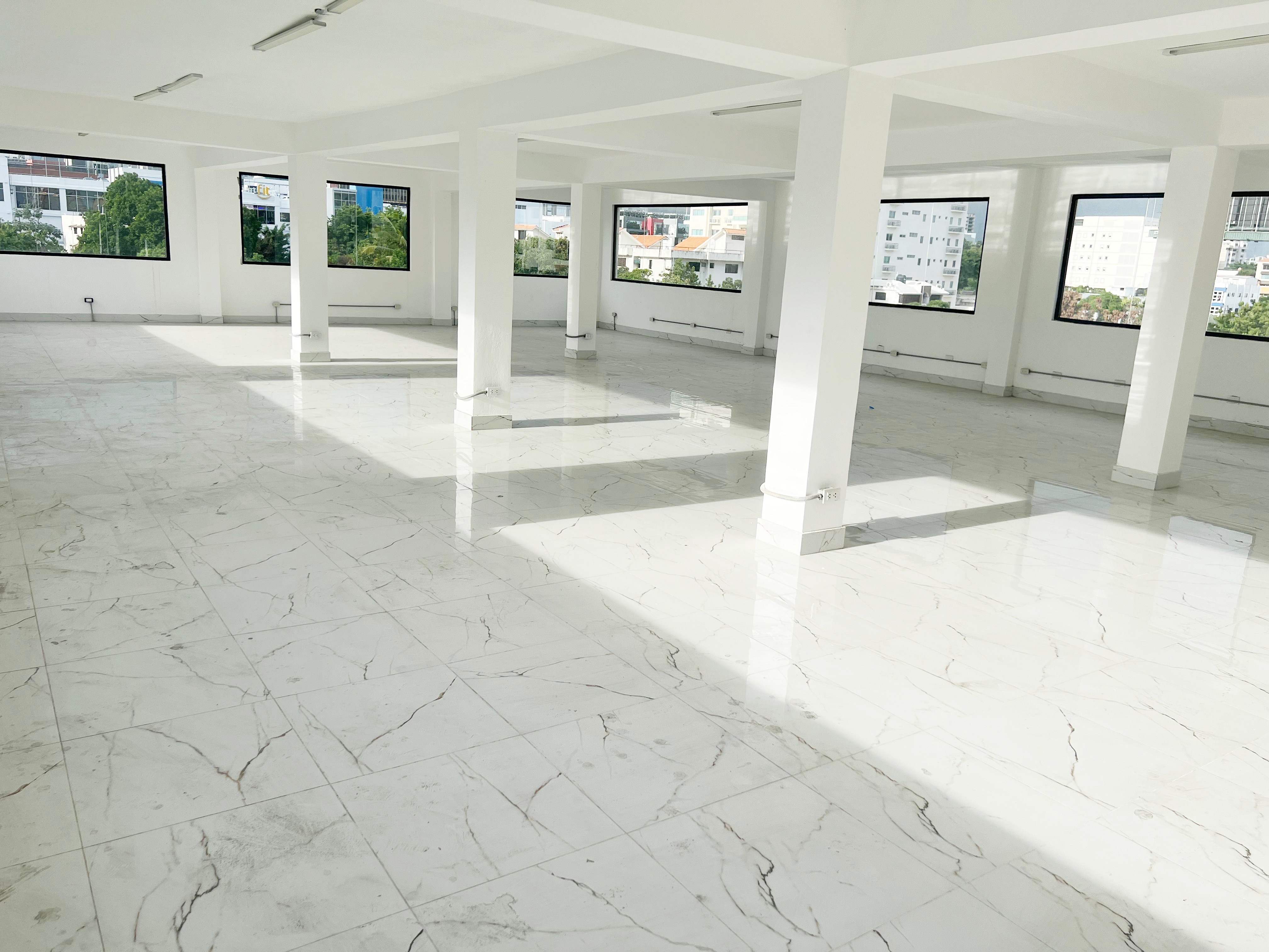oficinas y locales comerciales - Local céntrico en Bella vista  3