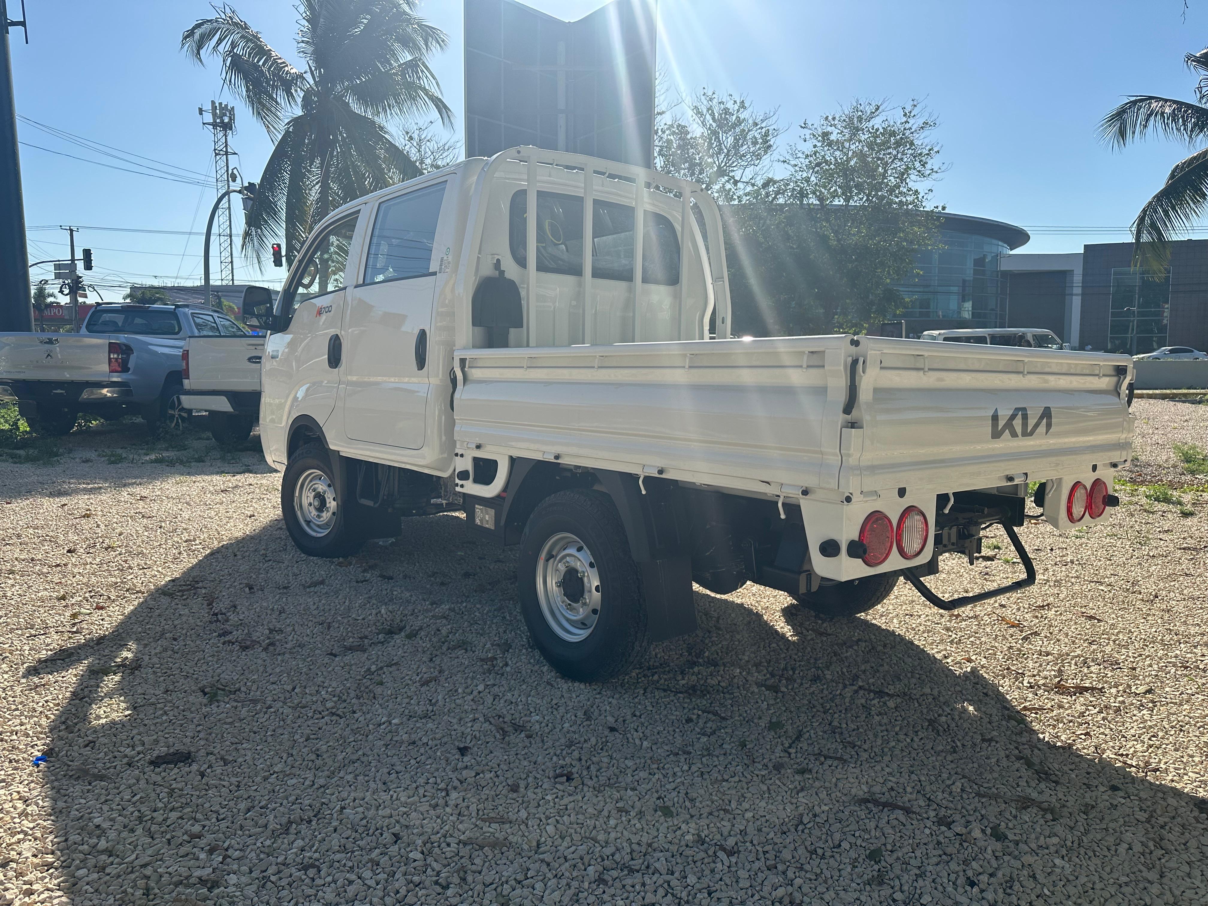 camiones y vehiculos pesados - KIA K2700 2 CABINA 4WD 2026 8