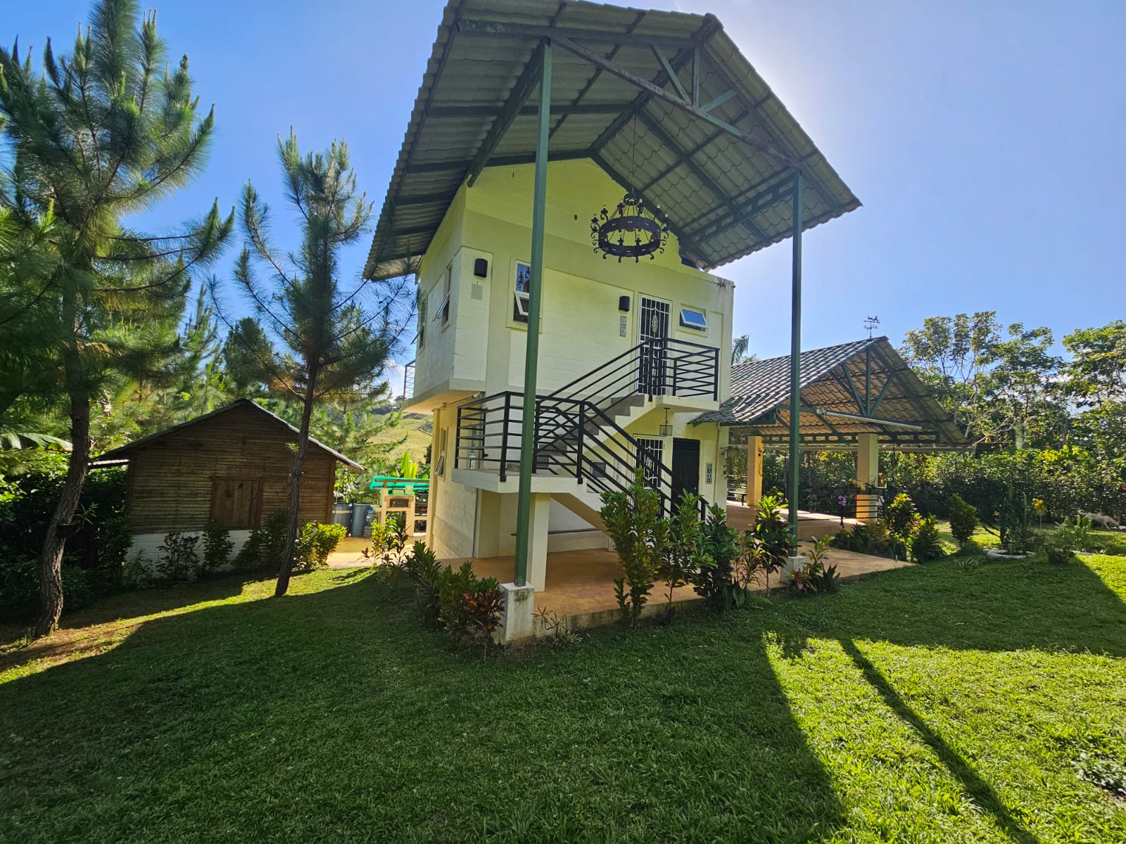 casas vacacionales y villas - Se Vende Villa en Altos del Caballo, Los Pinos, San Francisco de Macorís Macoris 8