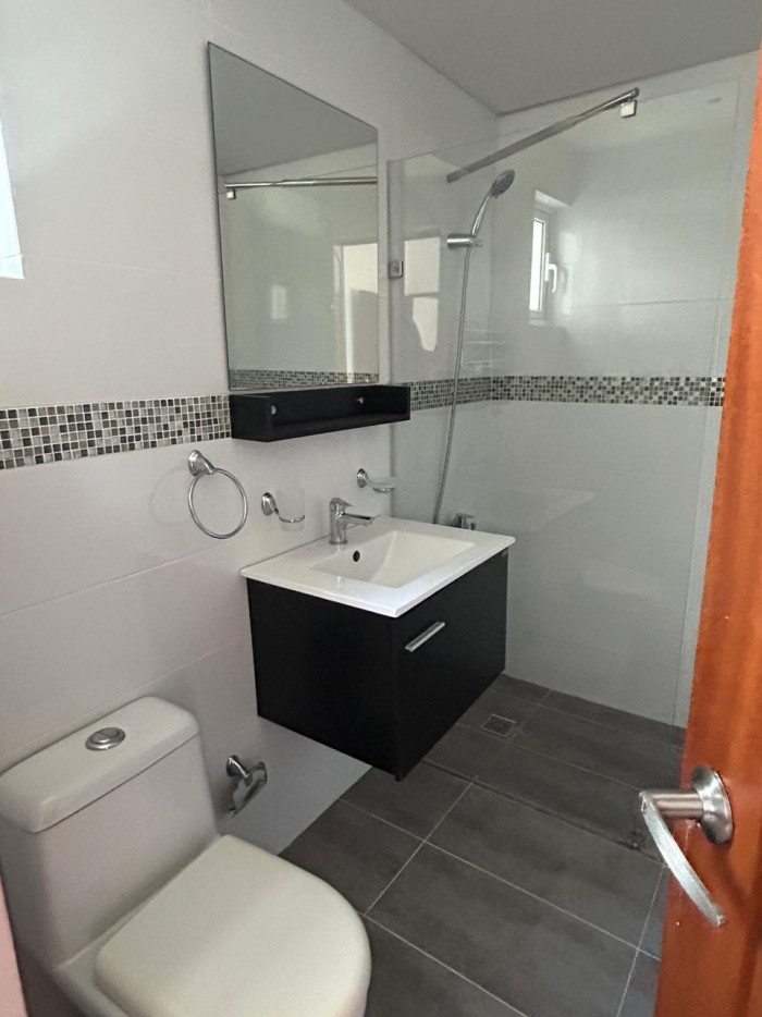 apartamentos - ALQUILO APARTAMENTO EN EVARISTO MORALES!  0