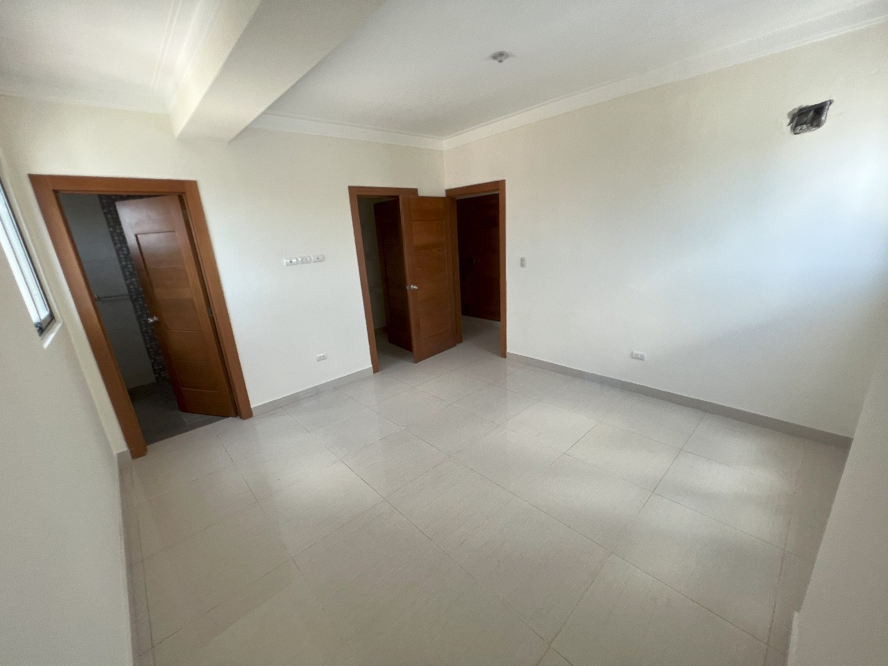 apartamentos - Apartamento espacioso y con balcón disponible en Bella Vista  6