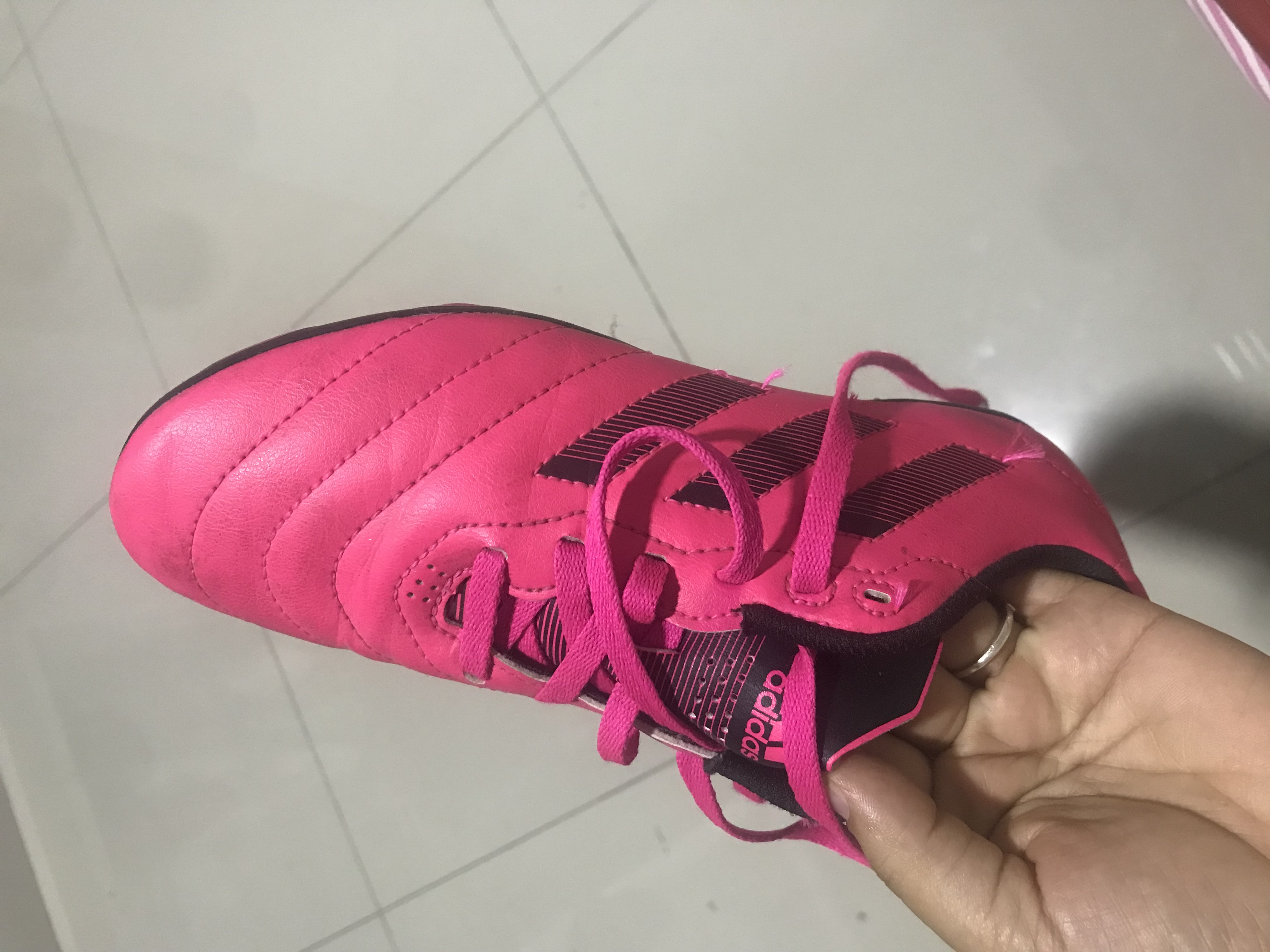 ropa y zapatos - Tenis Rosa soccer  1