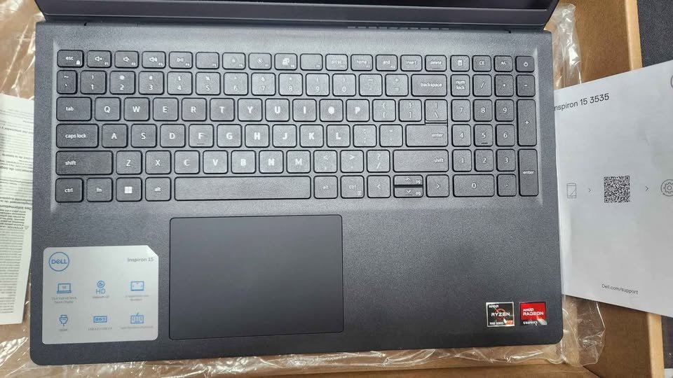 computadoras y laptops - Laptop Dell Inspiron 15.6 Touch Ryzen 7 7730U 512G 3
