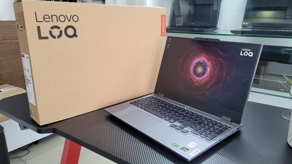 computadoras y laptops - LAPTOP RYZEN 7 LENOVO LOQ 16GB 512SSD RTX 4070 8GB 3
