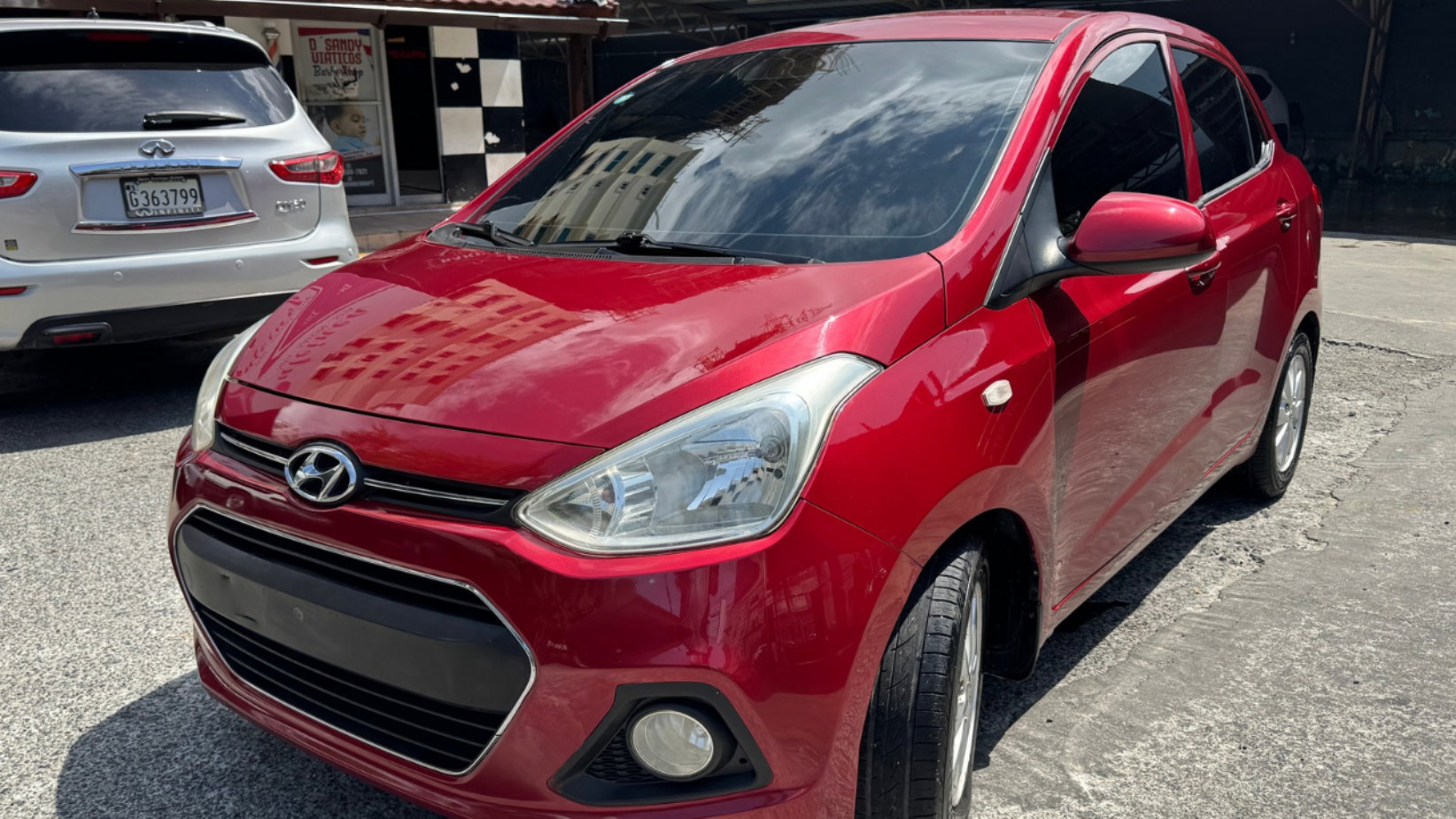 carros - ¡Gran oportunidad! Carro excelente estado, Batería nueva, económico y confiable