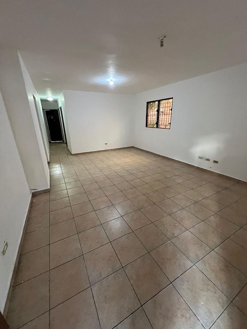 casas - venta de casa de un nivel en lucerna Santo Domingo este  3