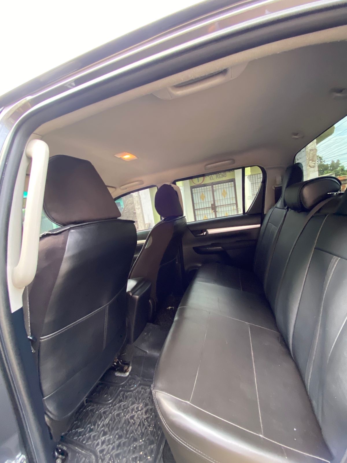 jeepetas y camionetas - Toyota Hilux 2017 la más nueva del mercado, sin detalles… 6