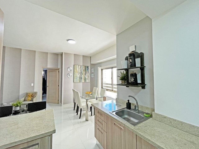 apartamentos -  Apartamento amueblado en alquiler Piantini #24-1811 Santo Domingo, piso alto. 2