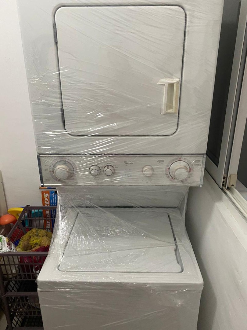 electrodomesticos - LAVADORA/SECADORA TIPO TORRE WHIRLPOOL, 40LBS-18KG, SECADORA A GAS 1