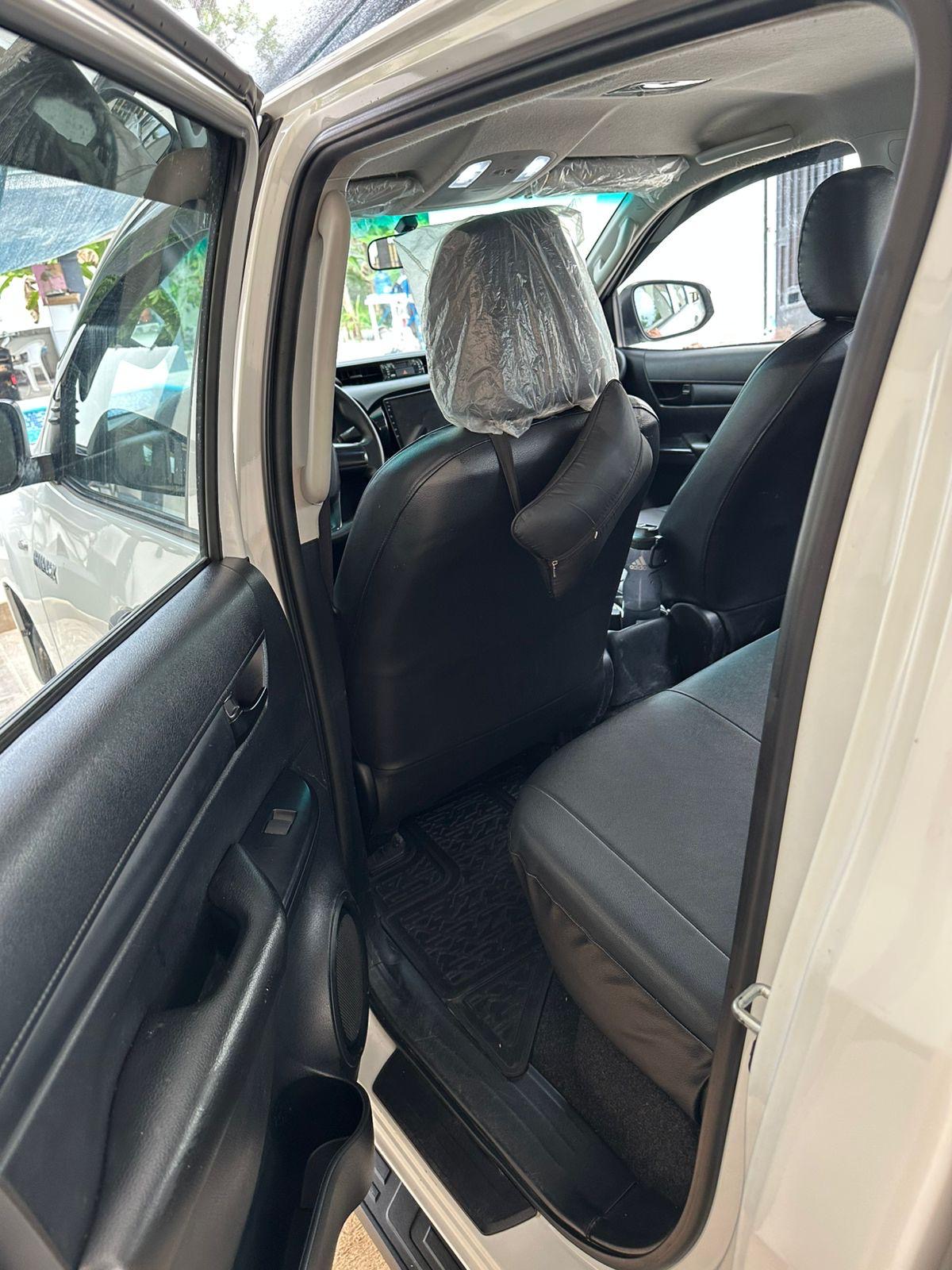 jeepetas y camionetas - Toyota Hilux 2023 5