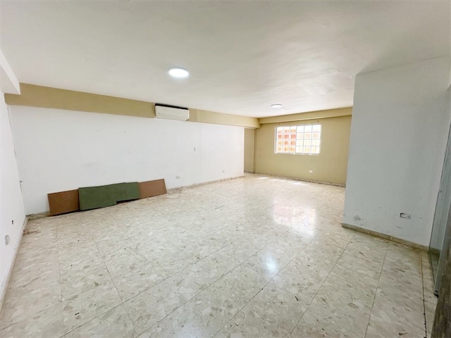 oficinas y locales comerciales - Local comercial en evaristo morales  9