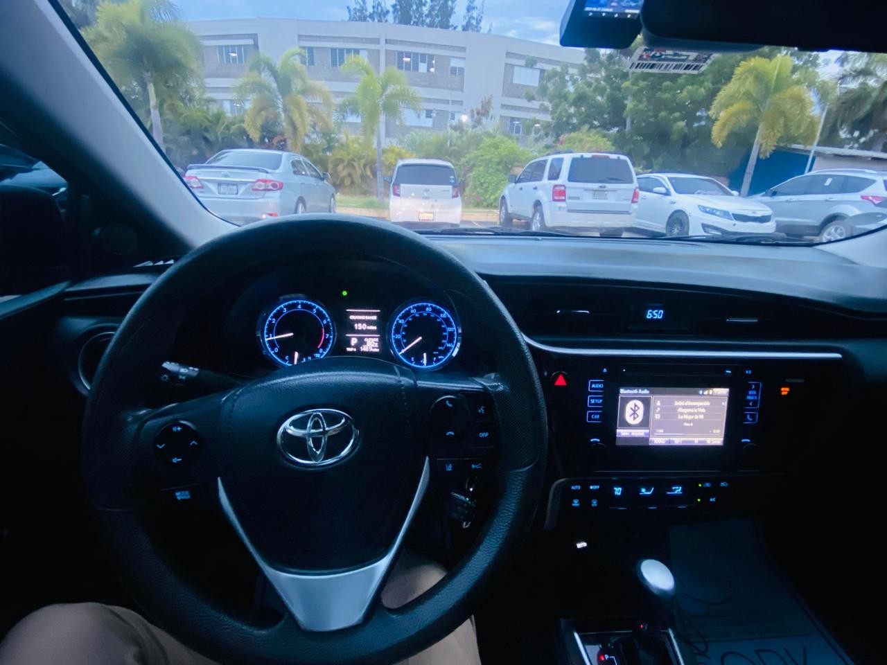 carros - Toyota Corrola LE 2017 (Como nuevo) 4