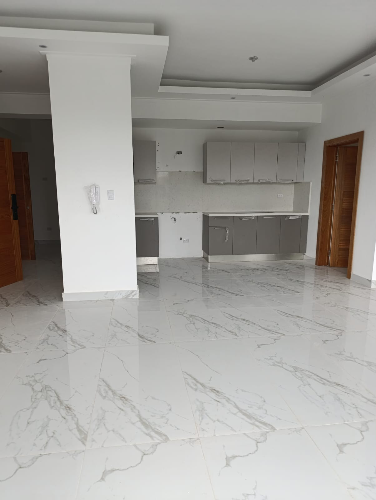 apartamentos - Los Cacicazgos, Amplio apartamento en 2da con terraza 3hab 3