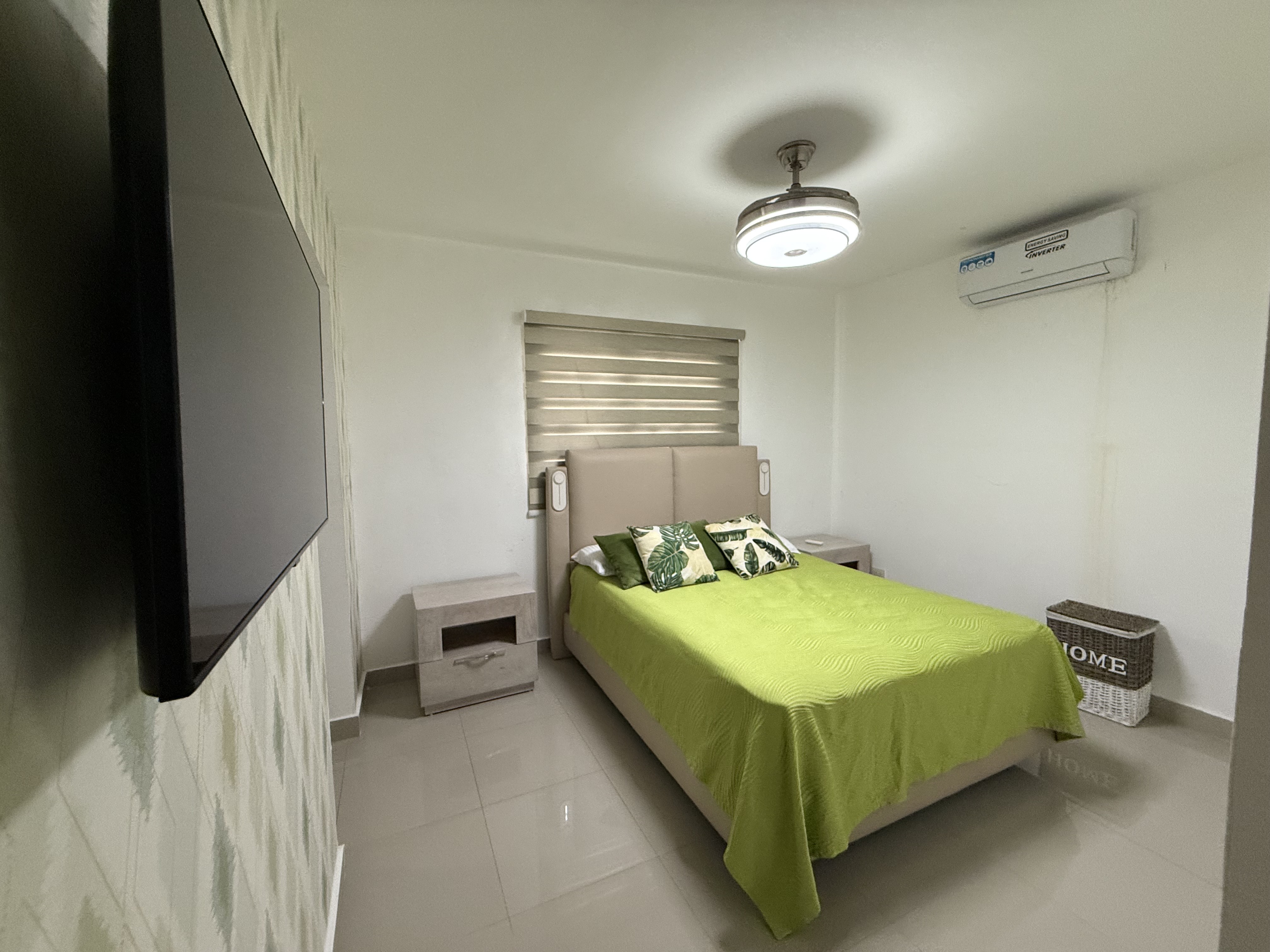 apartamentos - vendo 5 nivel en residencial Mediterráneo  2