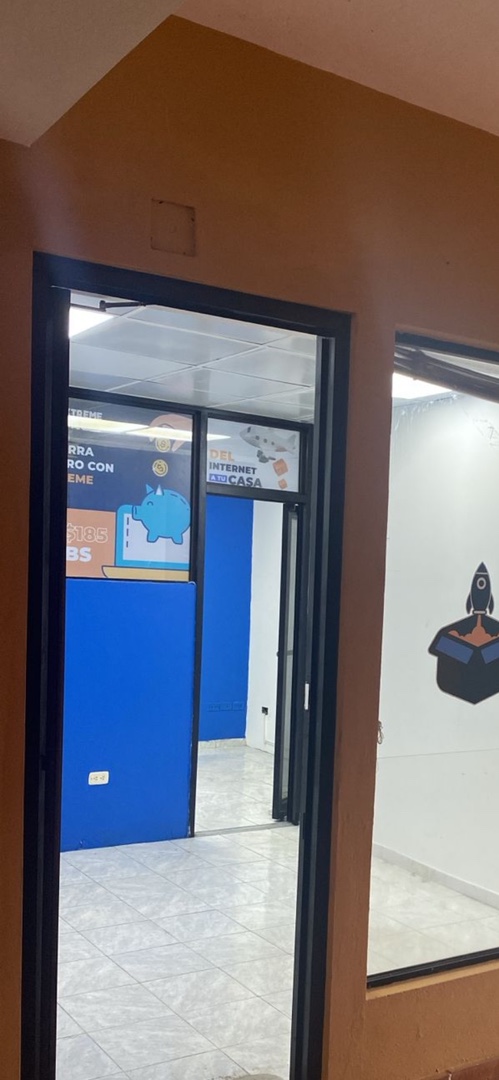 oficinas y locales comerciales - Local 23 metros Urb Fernández  us600 1