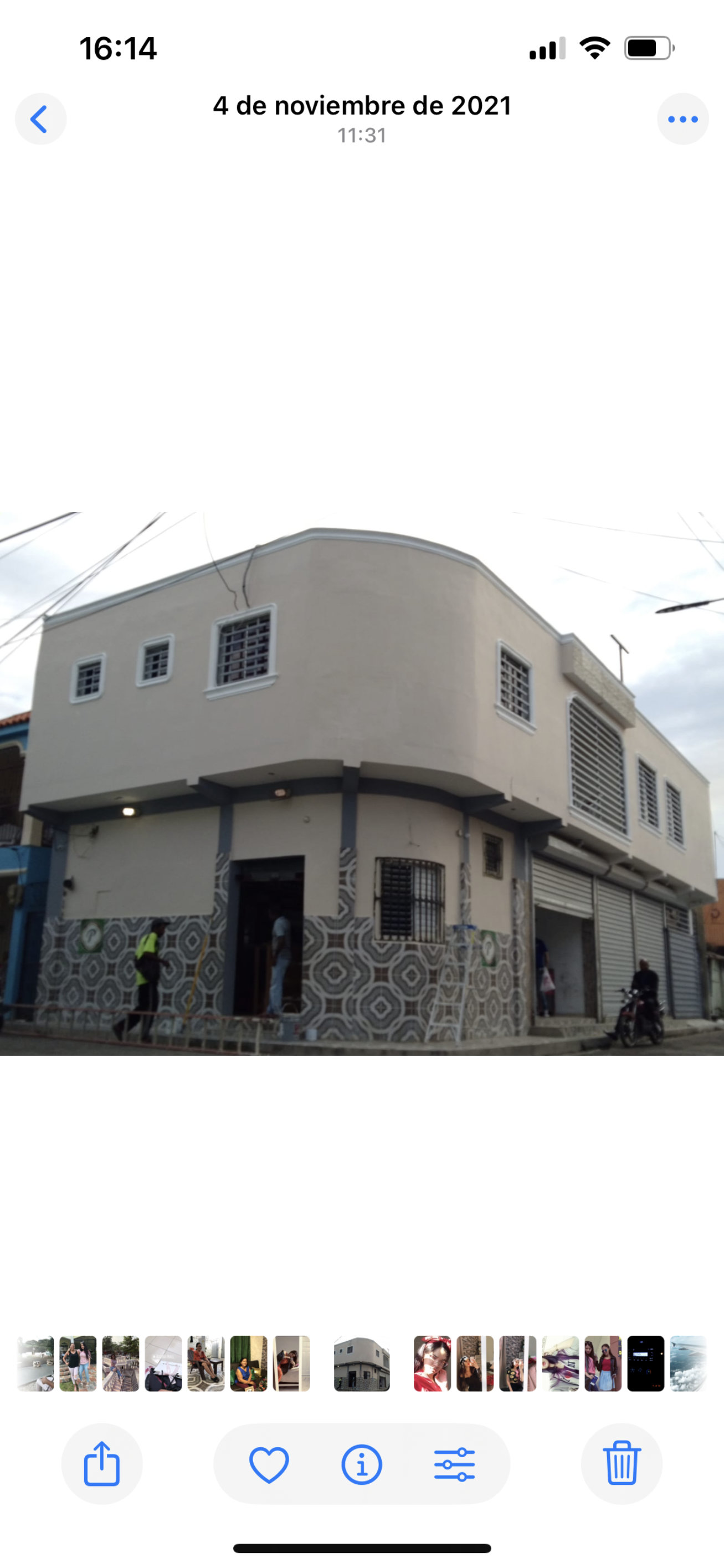 casas - SE VENDE CASA CON LOCALES COMERCIALES  0