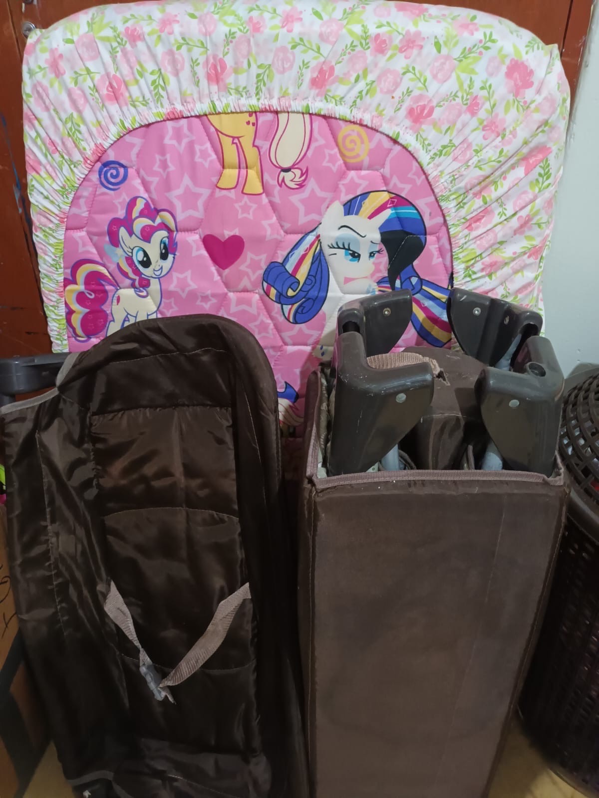 coches y sillas - corral y silla para bebé completo con su colchón  5