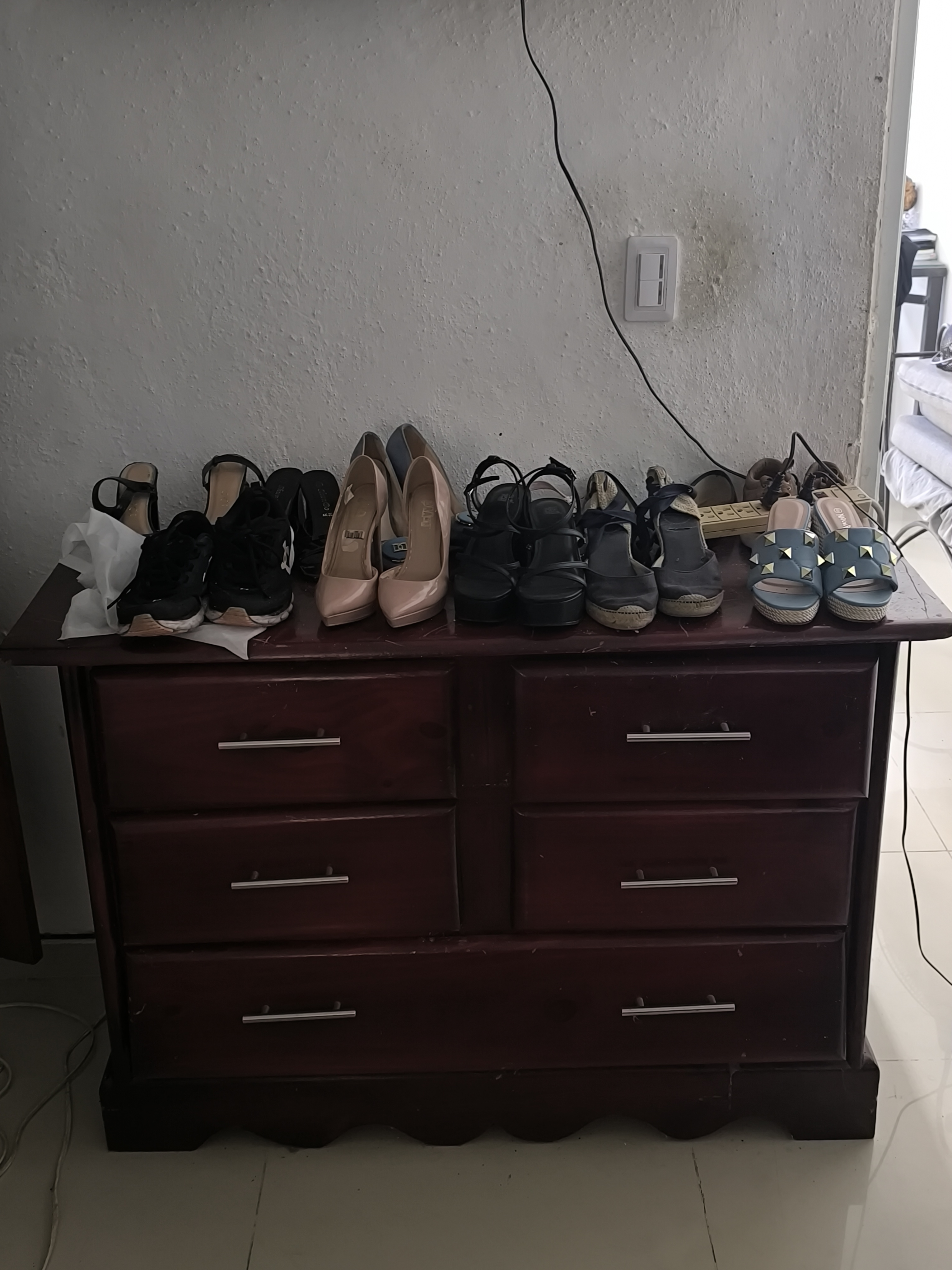muebles y colchones - Vendo gavetero en excelente condicion 2
