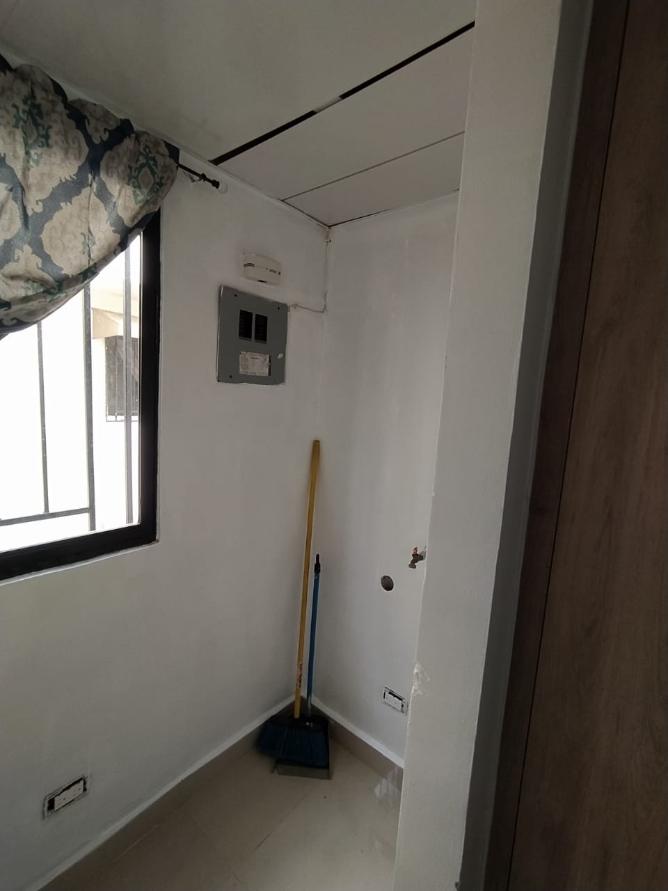 apartamentos - Se renta Apto Ave Ecologica. 3 Hab. 2 Banos. 6