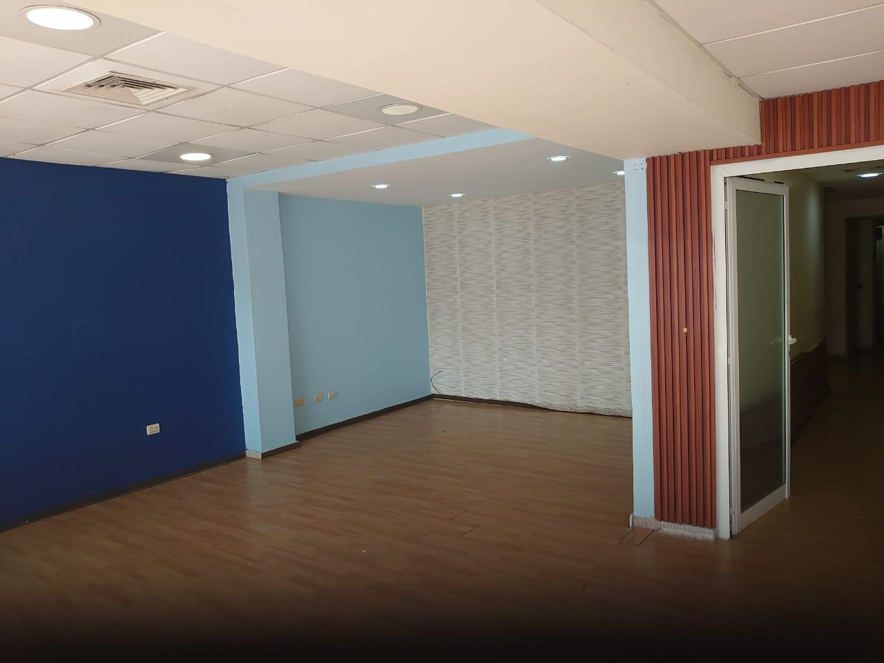 oficinas y locales comerciales -  local  villa María Josefa brea, esquina samana 1