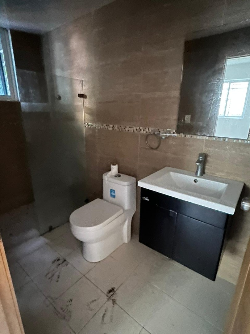 apartamentos - Se Alquila Apto en Gazcue D.N. justamente frente al Palacio  800usd 0
