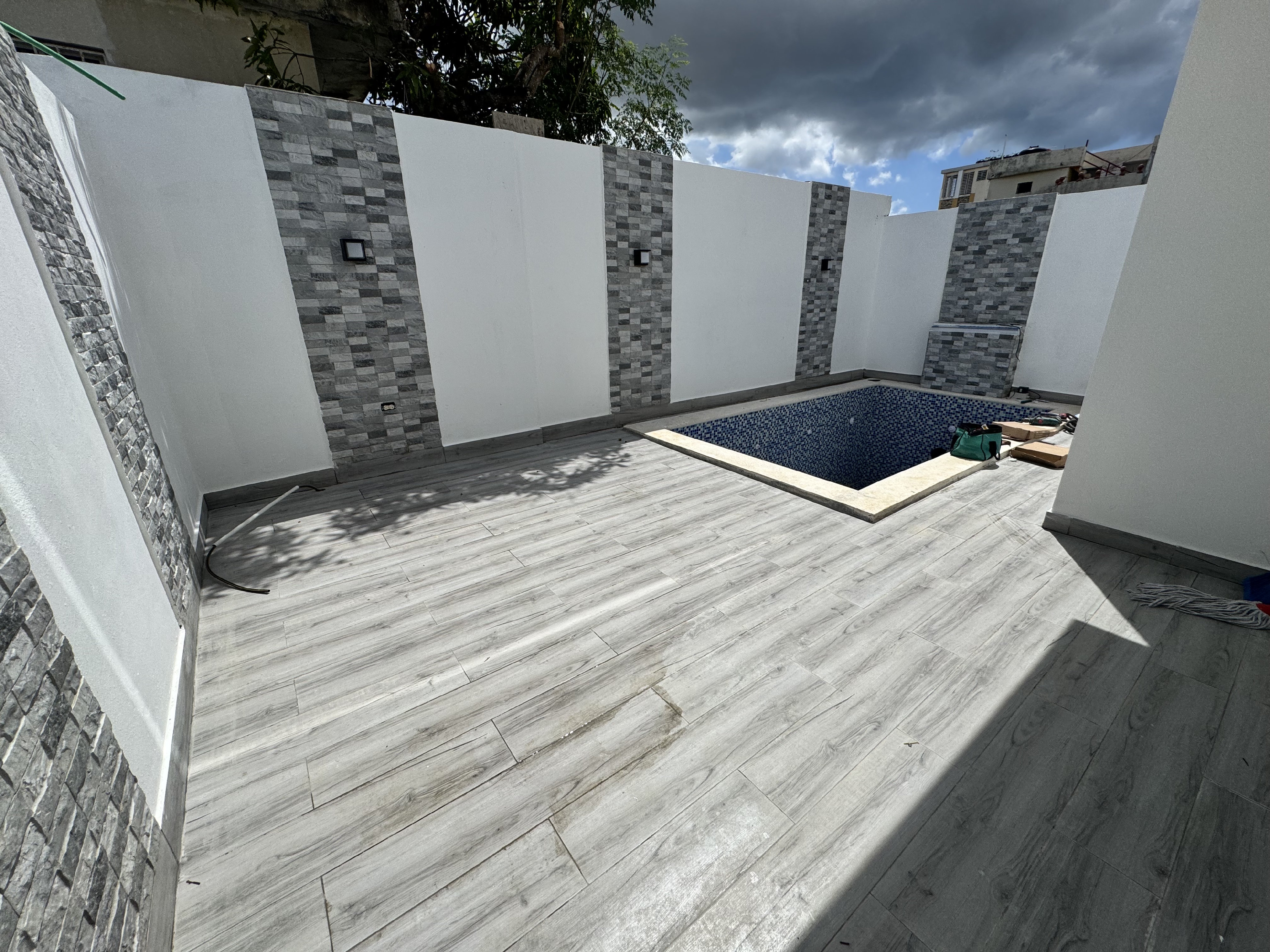 apartamentos - venta de casa de lujo con piscina y 4 habitaciones en la autopista de san isidro 2