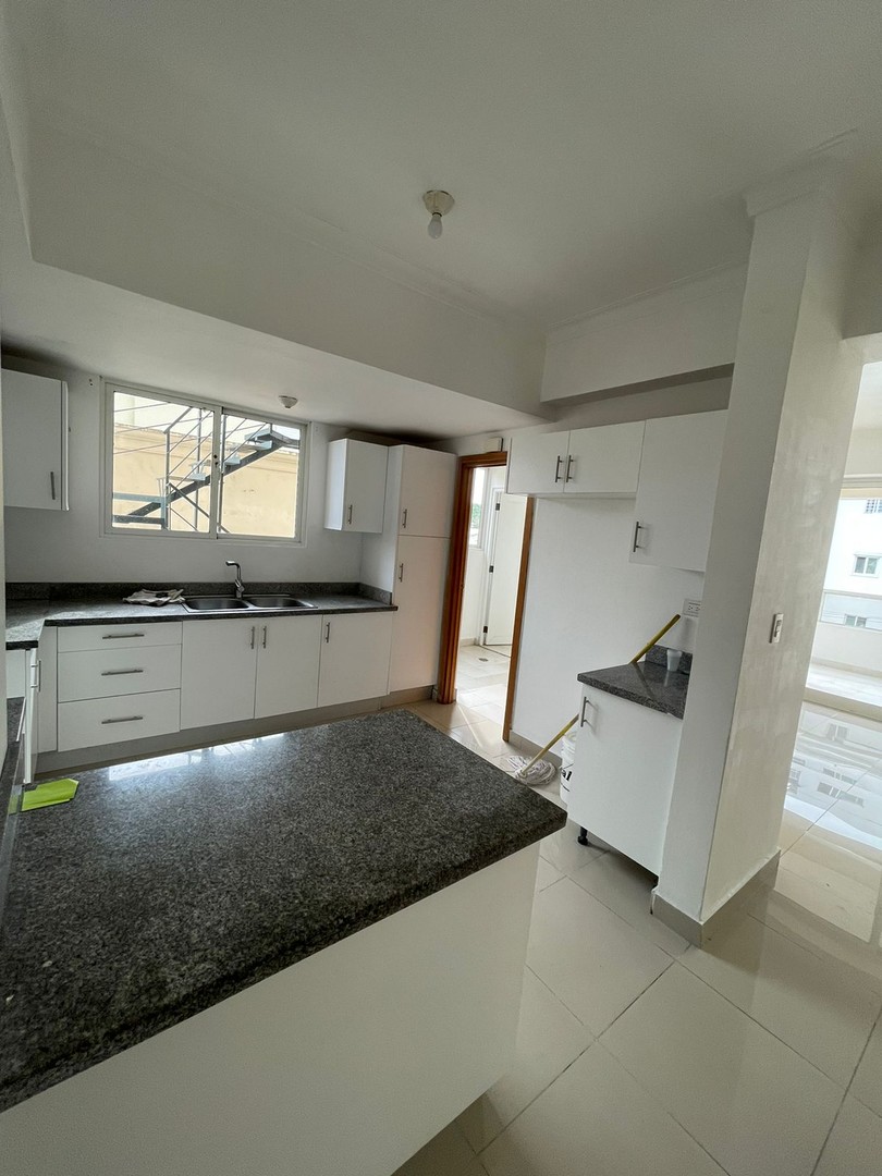 apartamentos - Se vende apartamento en Piantini 0