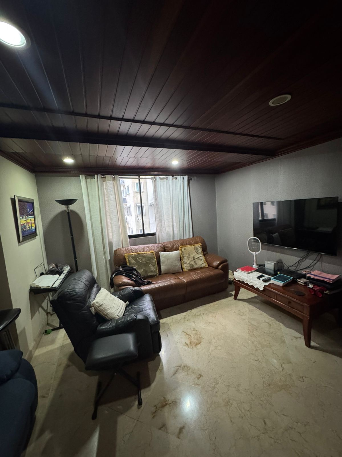 apartamentos - Apto Venta Serralles  piso 5  con 3 habitaciones 3 8