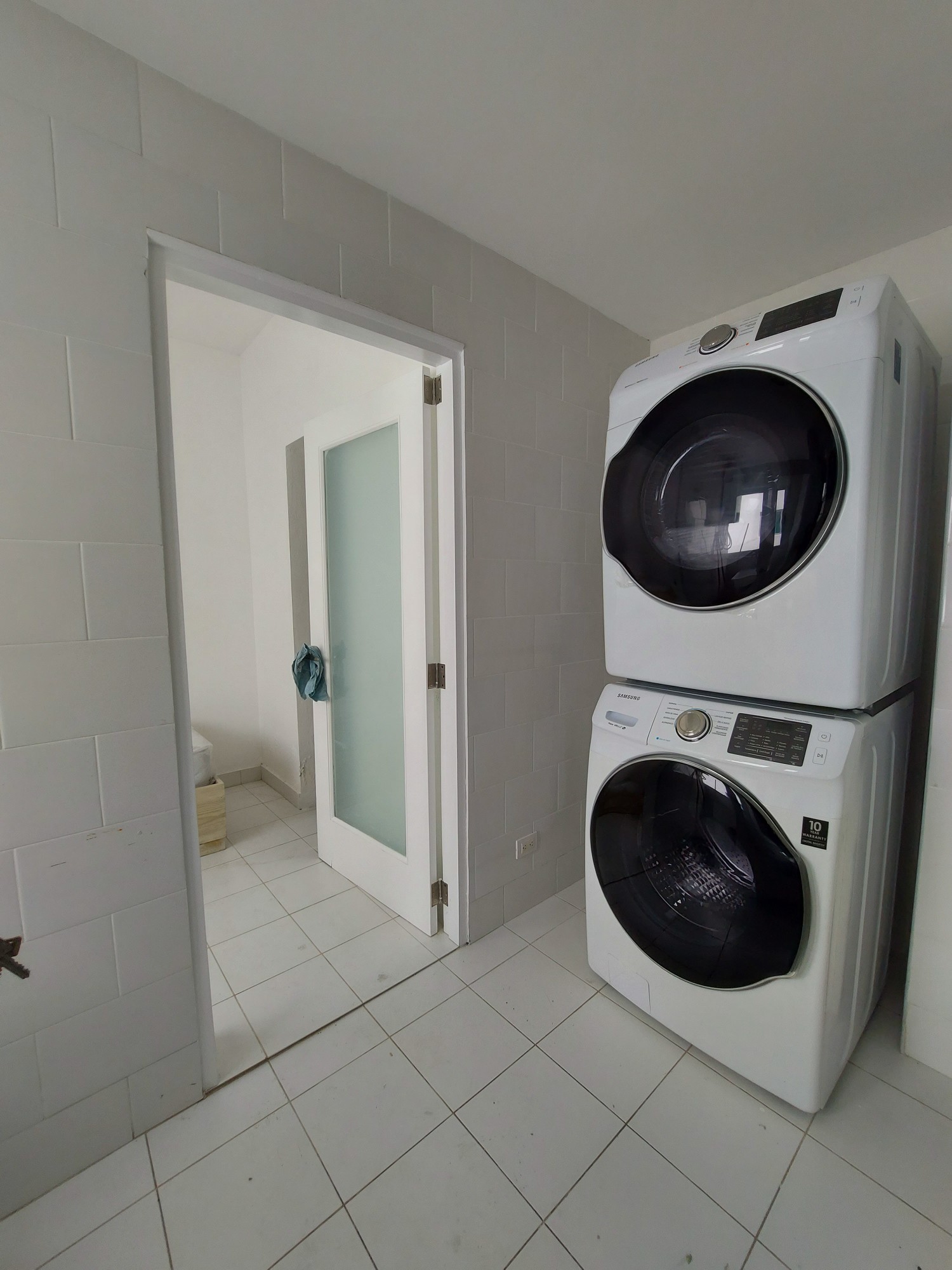 apartamentos - Ph Mirador  Sur con línea  blanca Algunos muebles según la necesidad del cliente 3