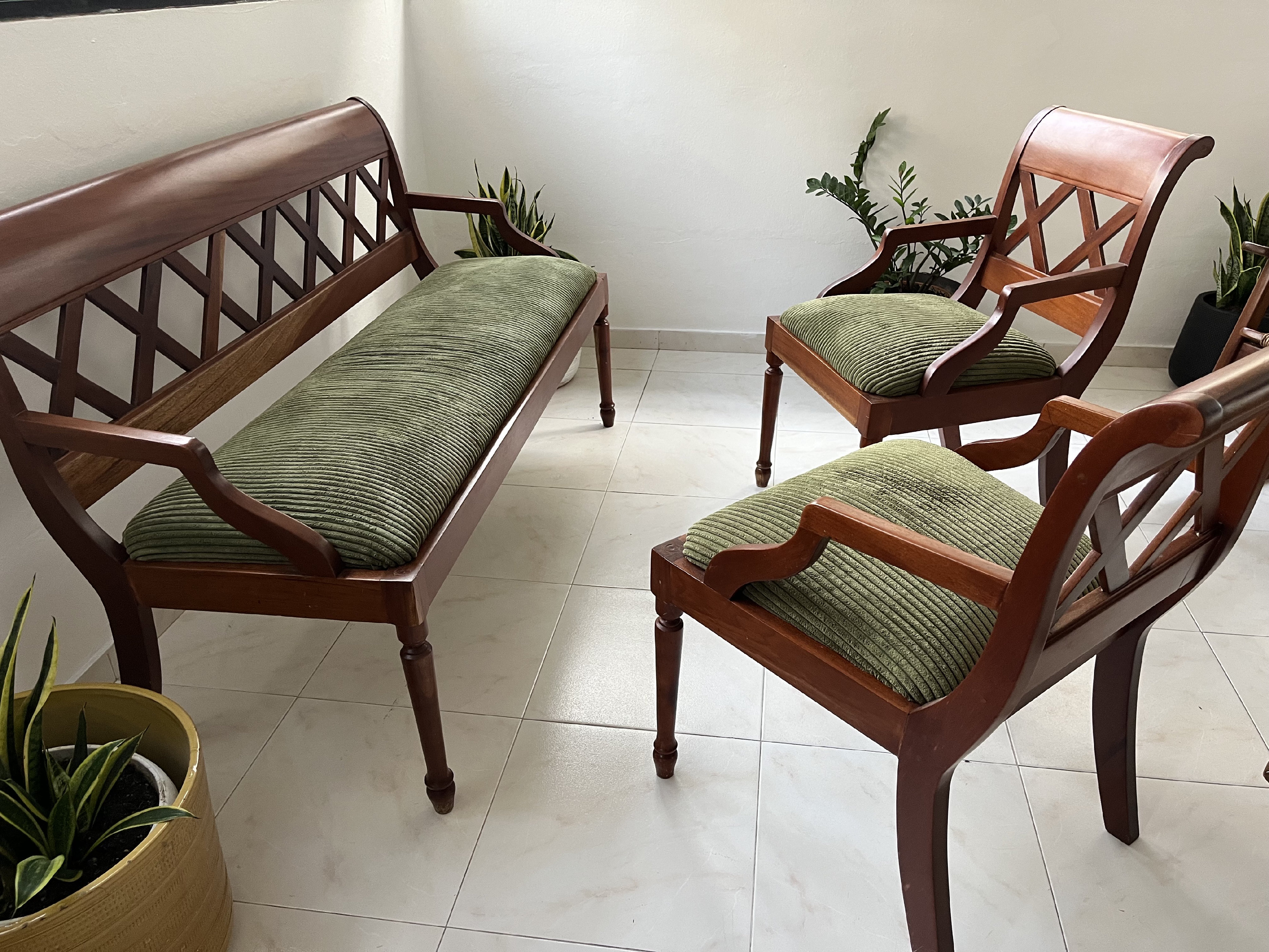 muebles y colchones - Vendo hermoso juego de muebles en Caoba  1