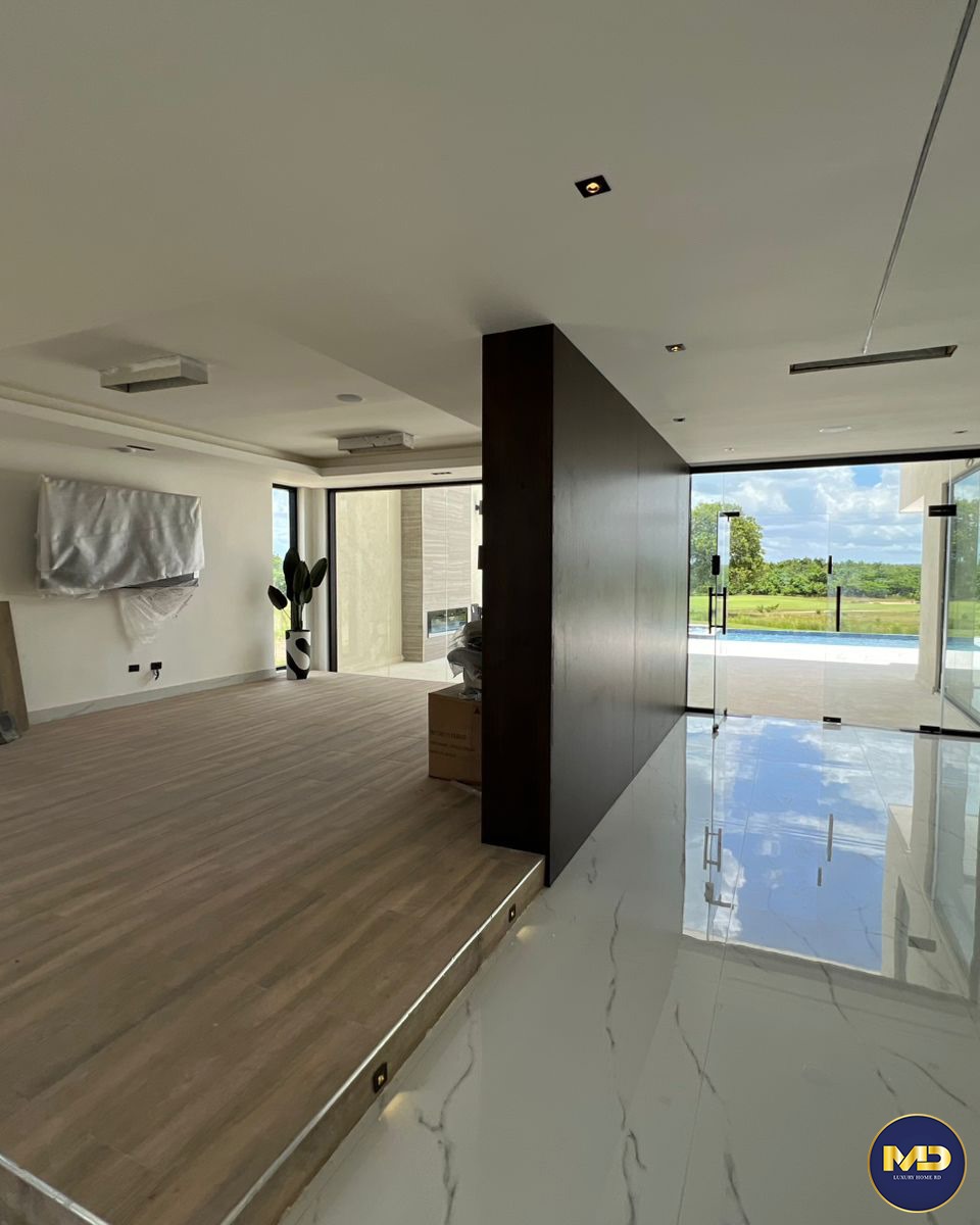 casas vacacionales y villas - Se Vende Villa, con Terraza, piscina y Jacuzzi ubicado en La Romana 2
