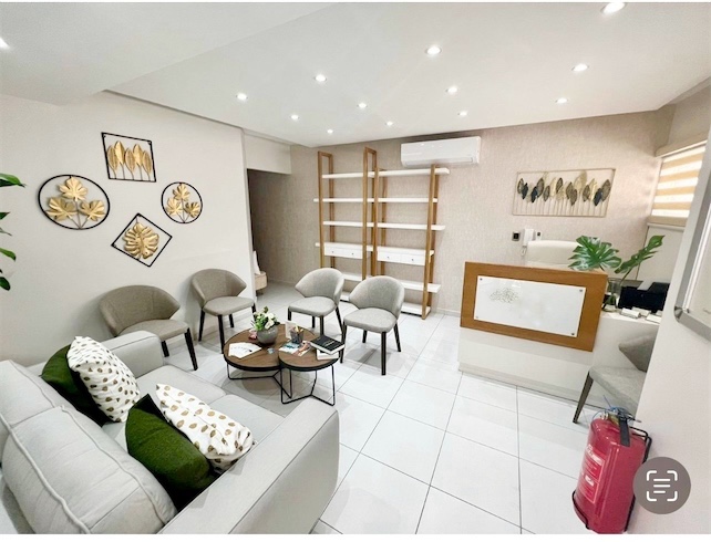 oficinas y locales comerciales - Local en evaristo morales  5