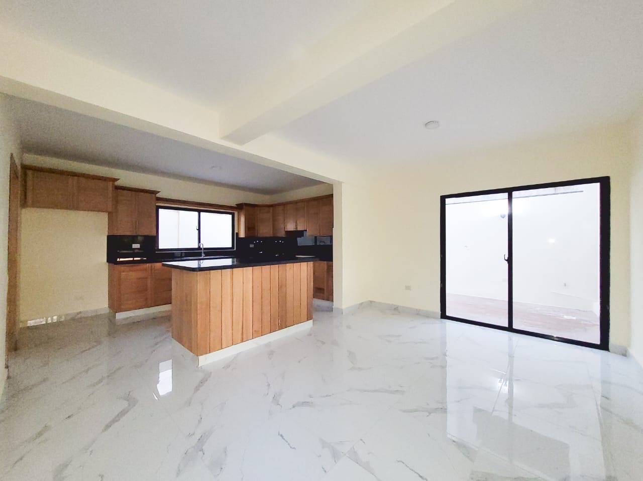 casas - venta de casa con piscina en la autopista de san isidro prado oriental  4