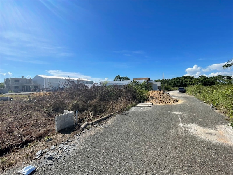 solares y terrenos - Venta de solares en la autopista de san Isidro residencial María mercedes 3