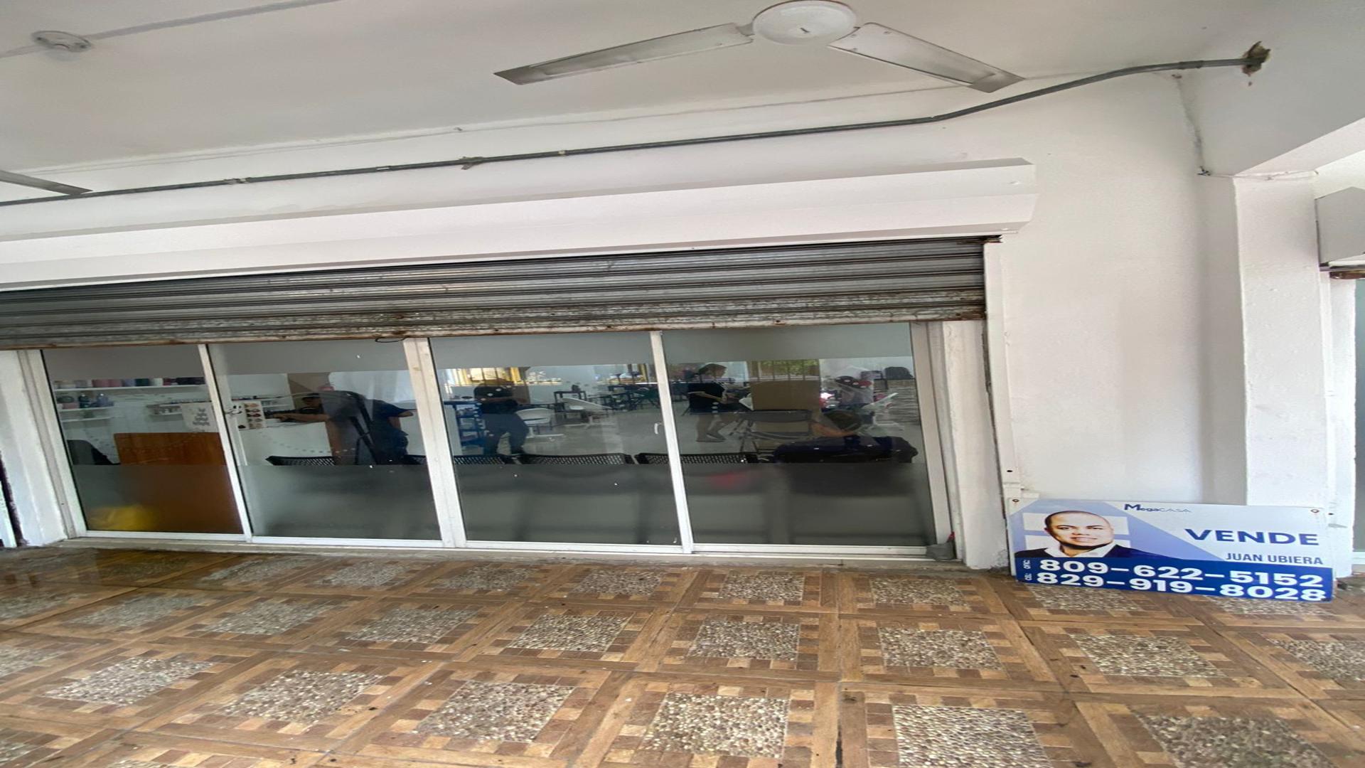 oficinas y locales comerciales - Venta de local comercial en Gazcue 4