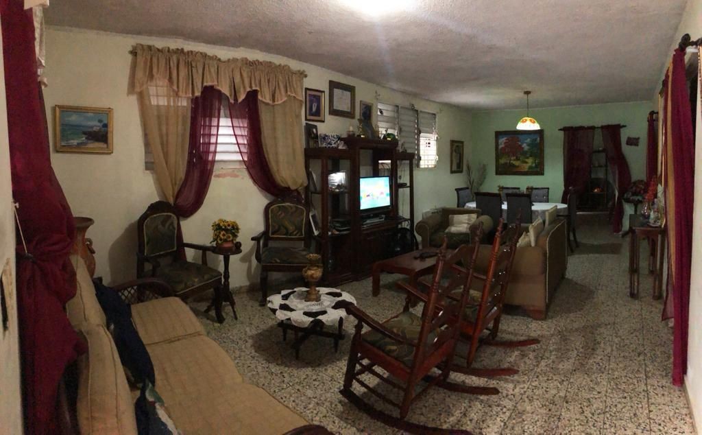 casas - Ensanche Quisqueya casa 3 habitaciones 2 baños 5 parqueos  9