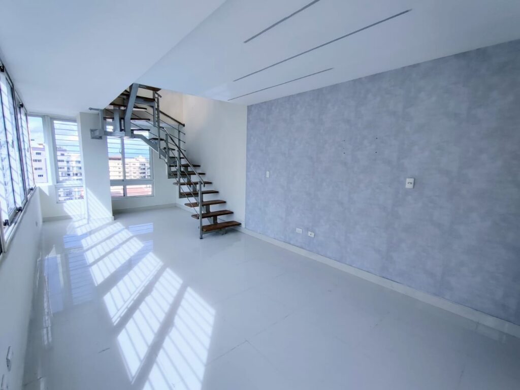apartamentos - 2720- APTO. EN URB. REAL, STO. DGO.  0