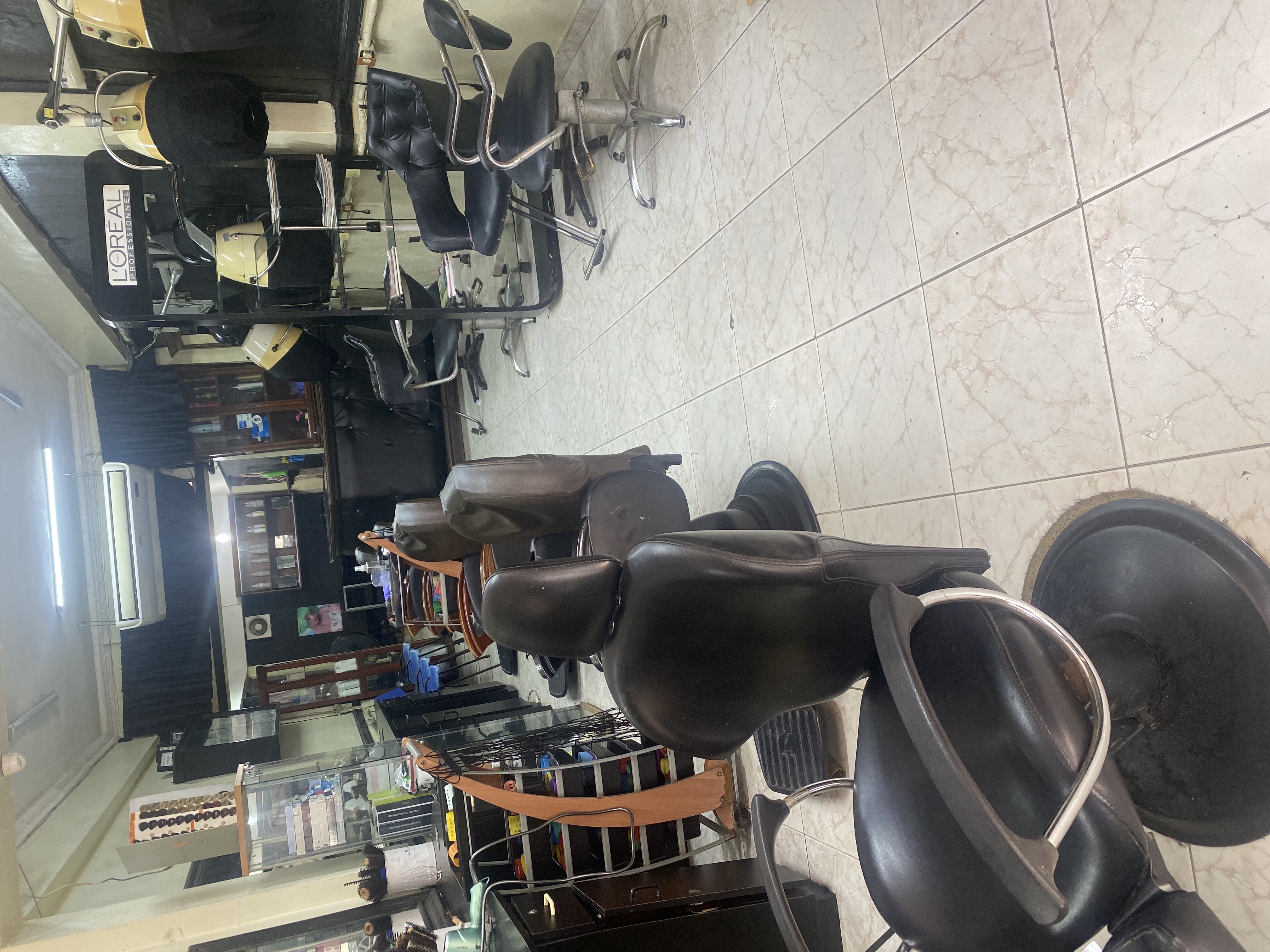 salud y belleza - Se vende equipo completo de salón de belleza  0