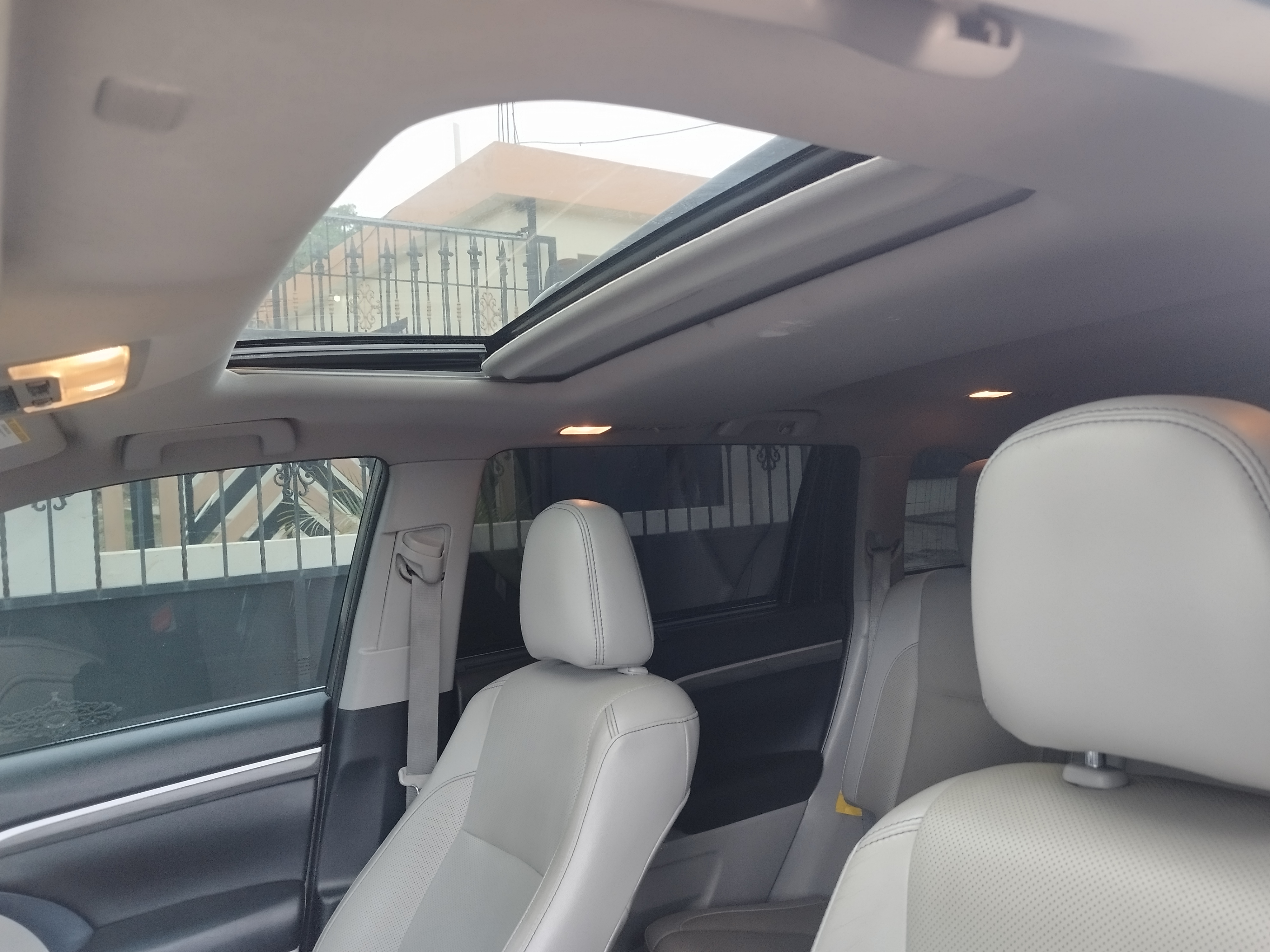 jeepetas y camionetas - 2019 Toyota Highlander Limited  3