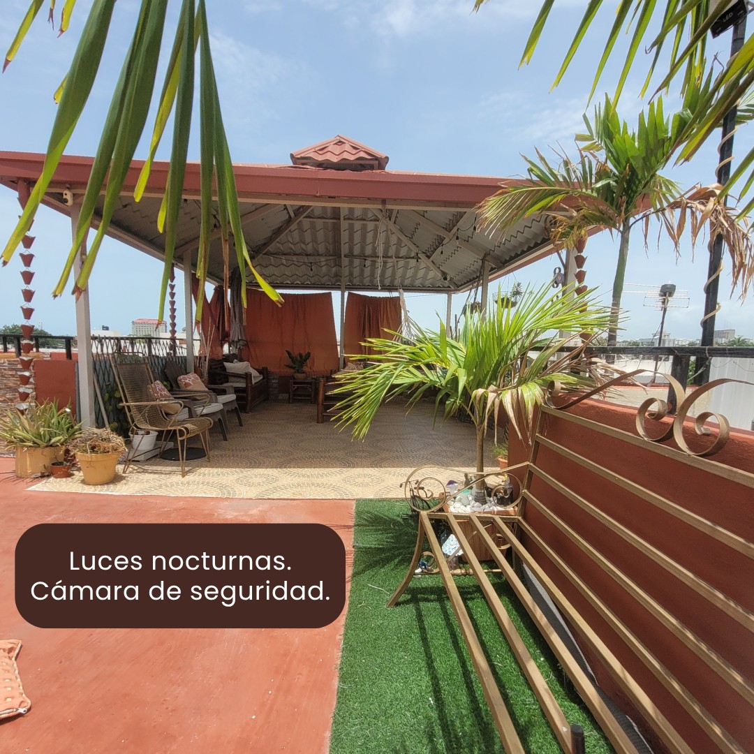 habitaciones y viviendas compartidas - Habitación Amueblada. Zona Colonial. Con su Baño, Cocina y servicios. 6