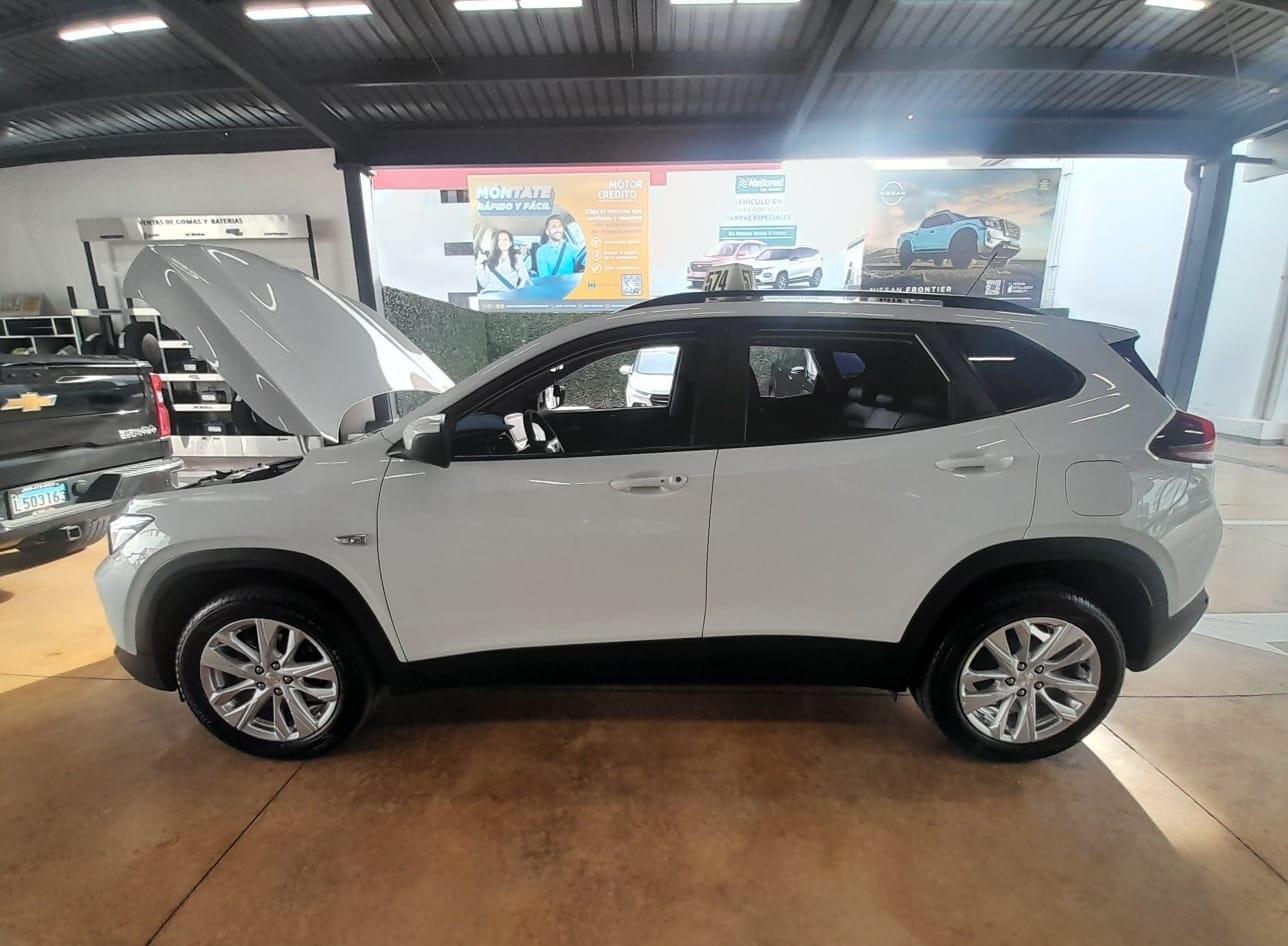jeepetas y camionetas - CHEVROLET TRACKER LT 2023 con 6500 Kilómetros  1