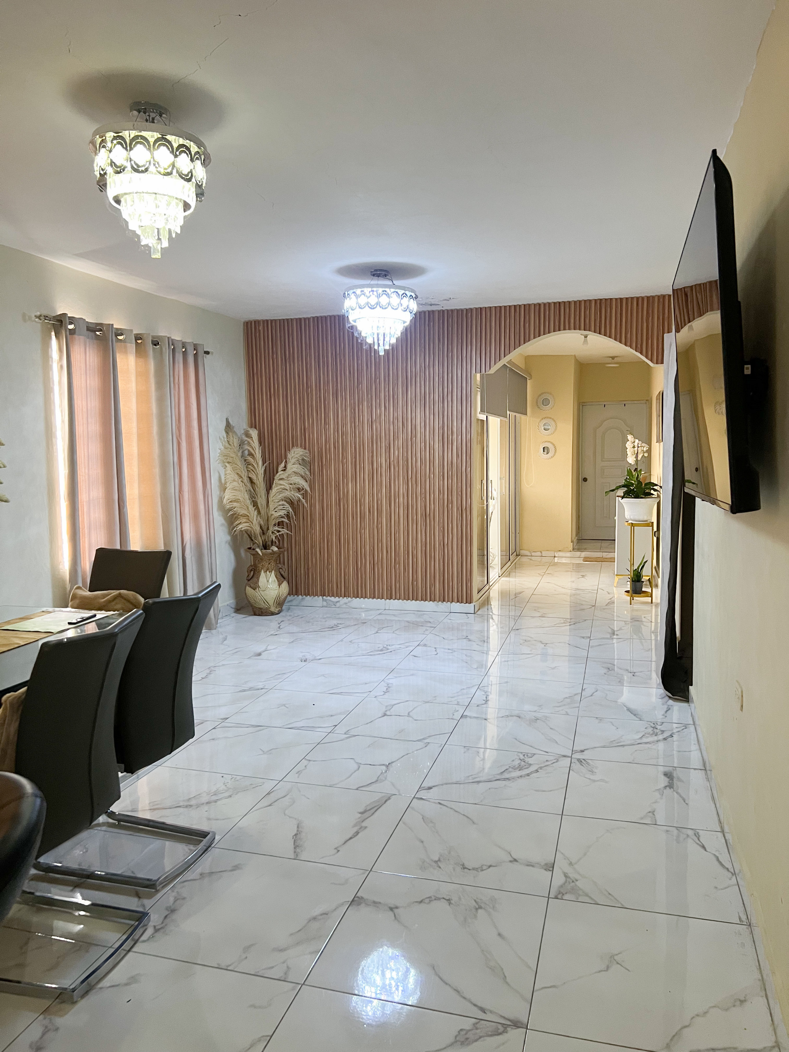 casas - SE VENDE CASA CON LOCALES COMERCIALES  1