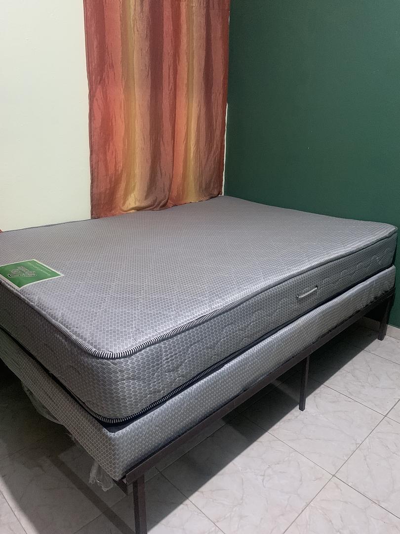 muebles y colchones - Colchon con o sin base de hierro negociable él precio 